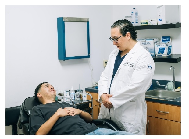 especialista en hernias complejas